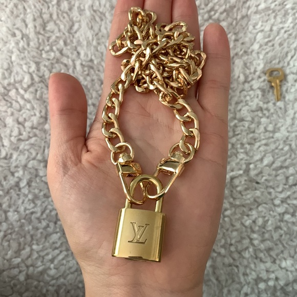 Louis Vuitton Lock and Key - Picture 14 of 15